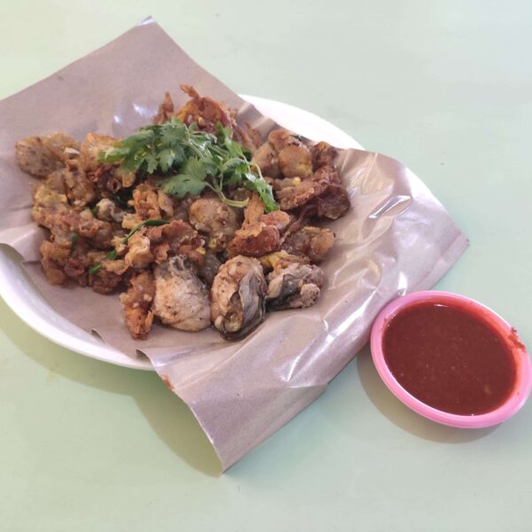 Famous Old Airport Fried Oyster: Fried Oyster Omelette with Chilli