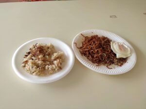Economic Food - Havelock Road Food Centre: Glutinous Rice & Fried Noodles