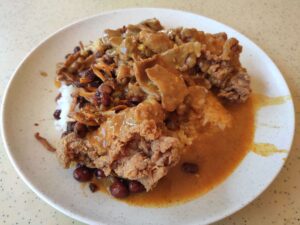 Kheng Nam Lee Curry Rice: Fried Chicken, Sliced Pork, Ikan Bilis & Peanuts with Curry & Rice