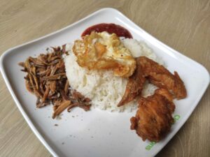 Zion Riverside Nasi Lemak: Fried Chicken Wing, Fried Egg, Ikan Bilis Nasi Lemak
